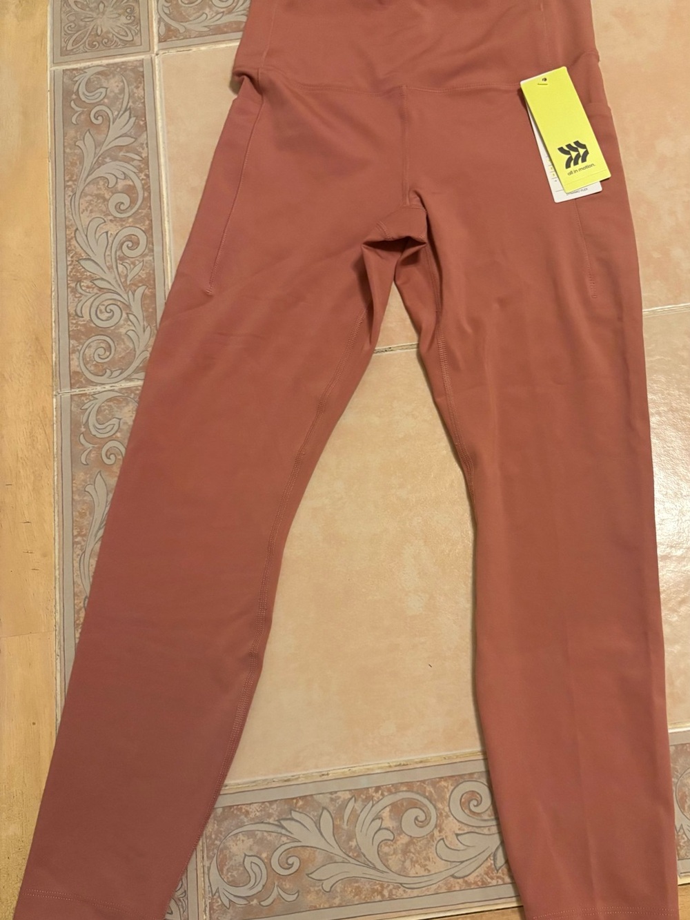 all in motion Women's Pink size M leggings with pocket! NWT!!!!